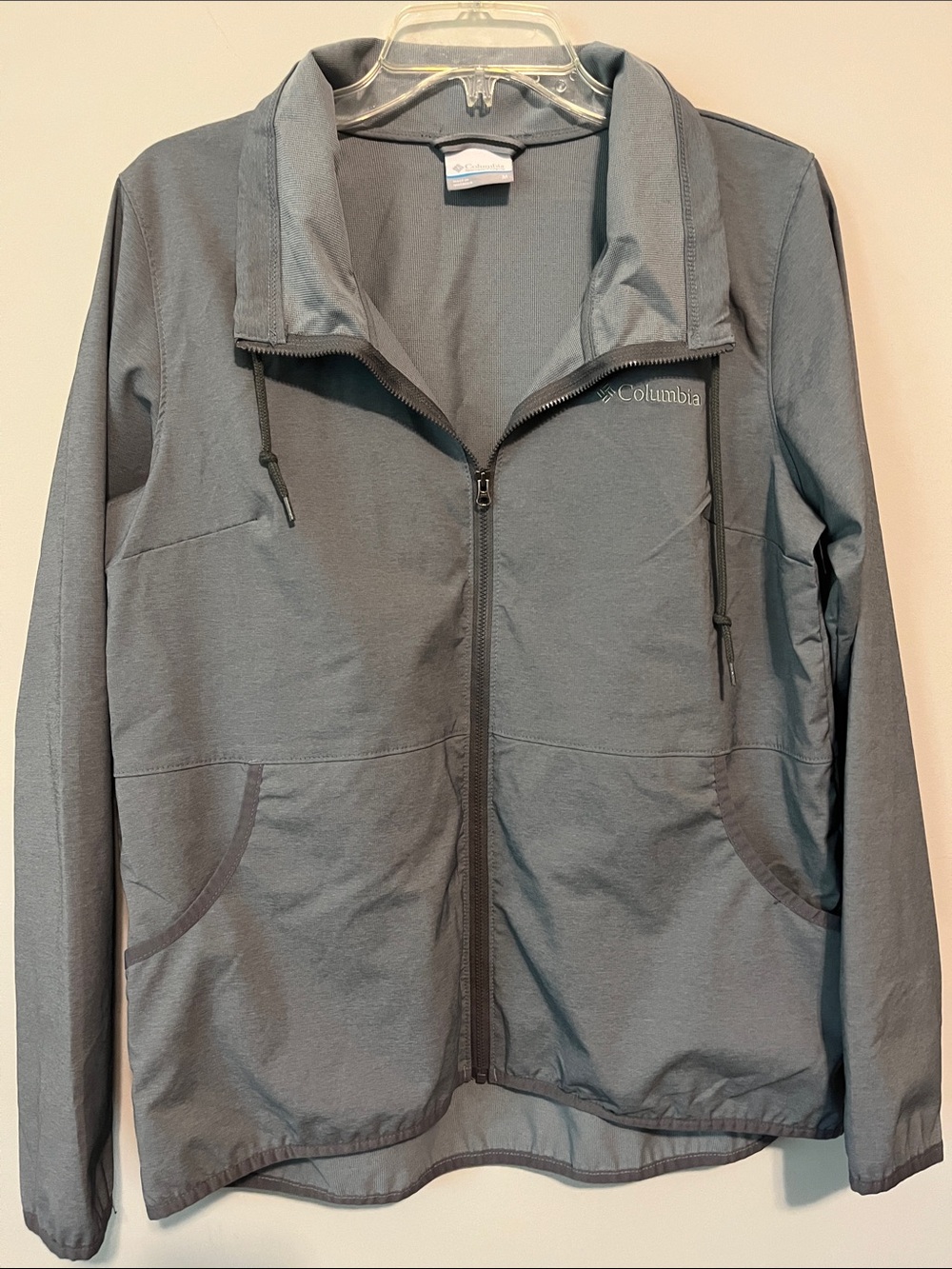 Columbia Women’s Slate Gray Lightweight Zip Jacket